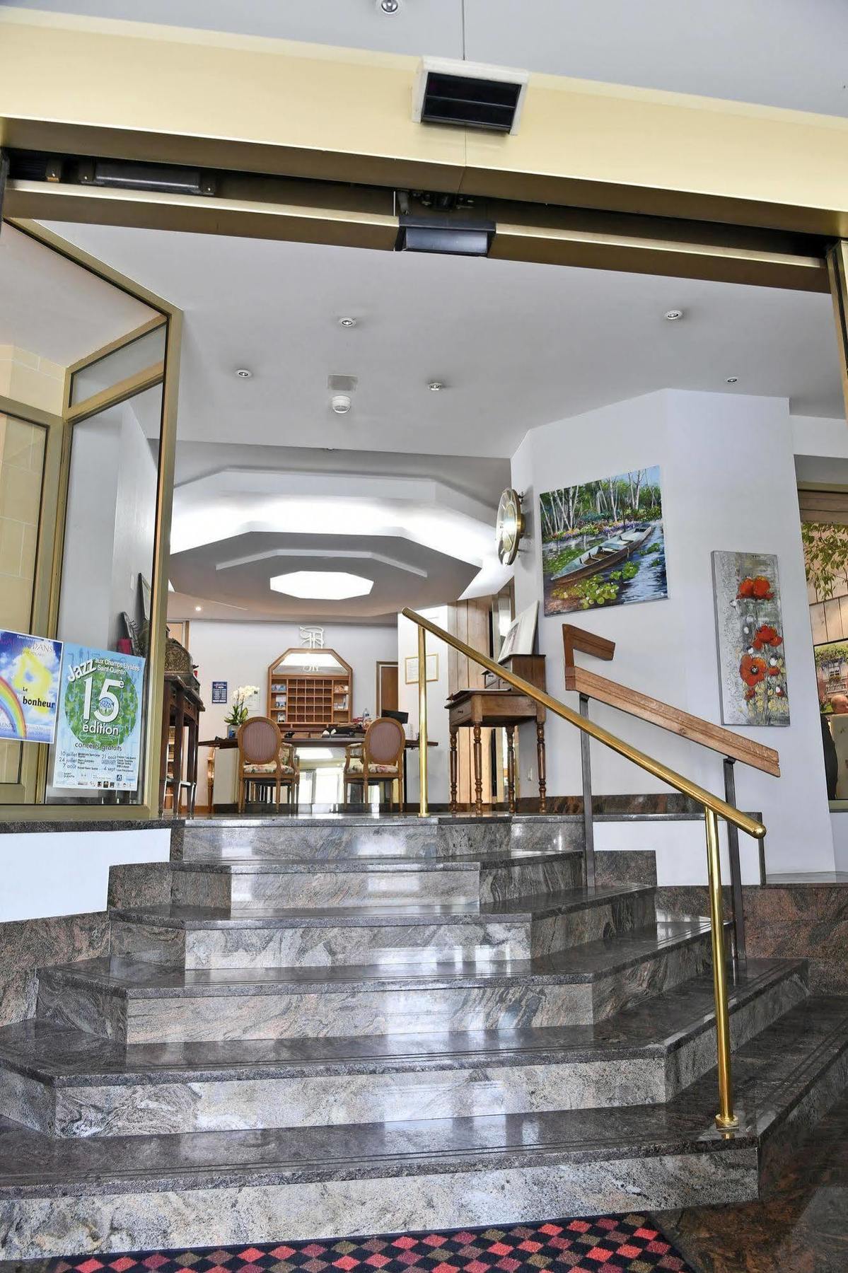 Le Grand Hotel 생캉탱 외부 사진